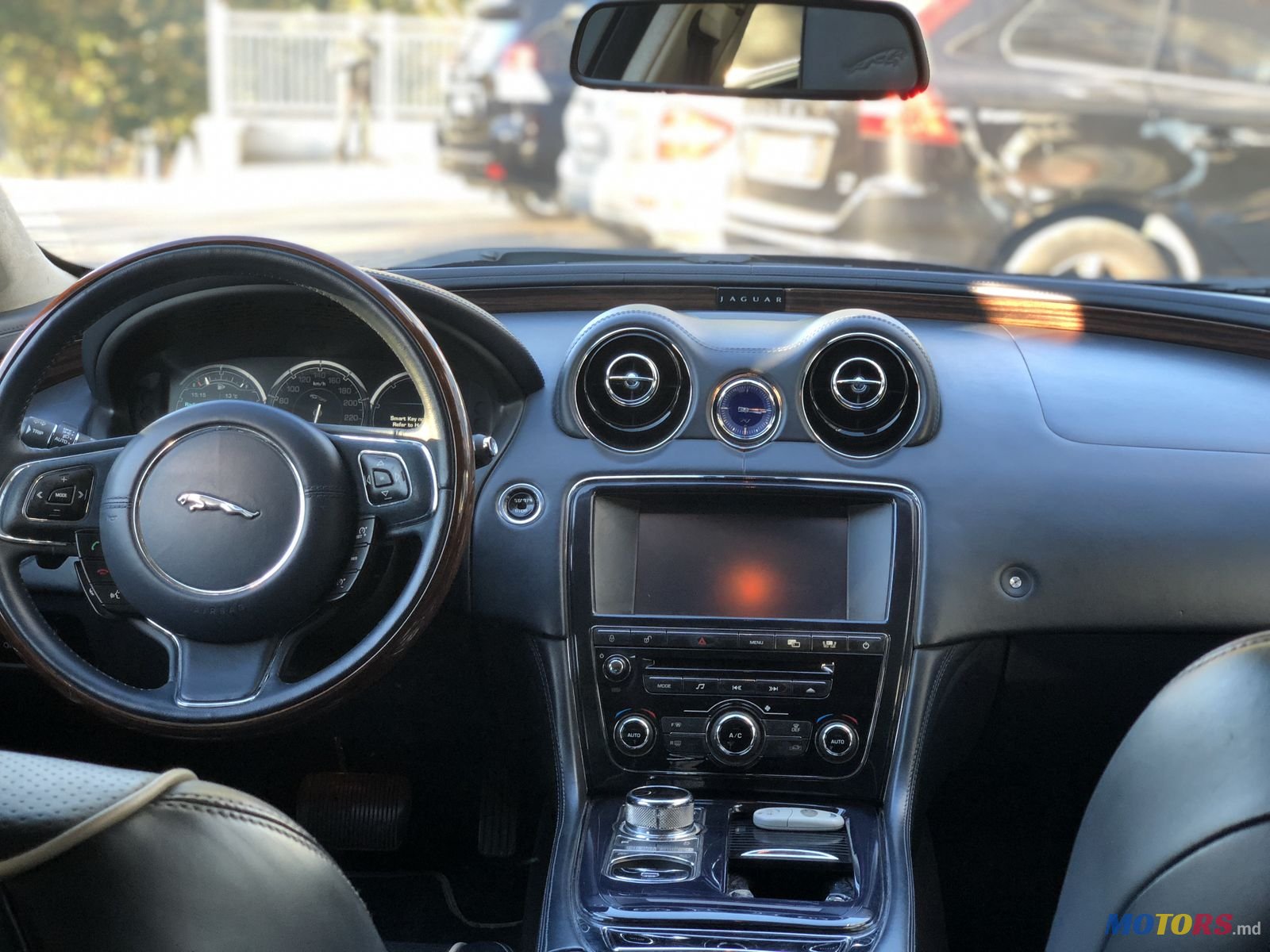 2012' Jaguar XJL photo #5