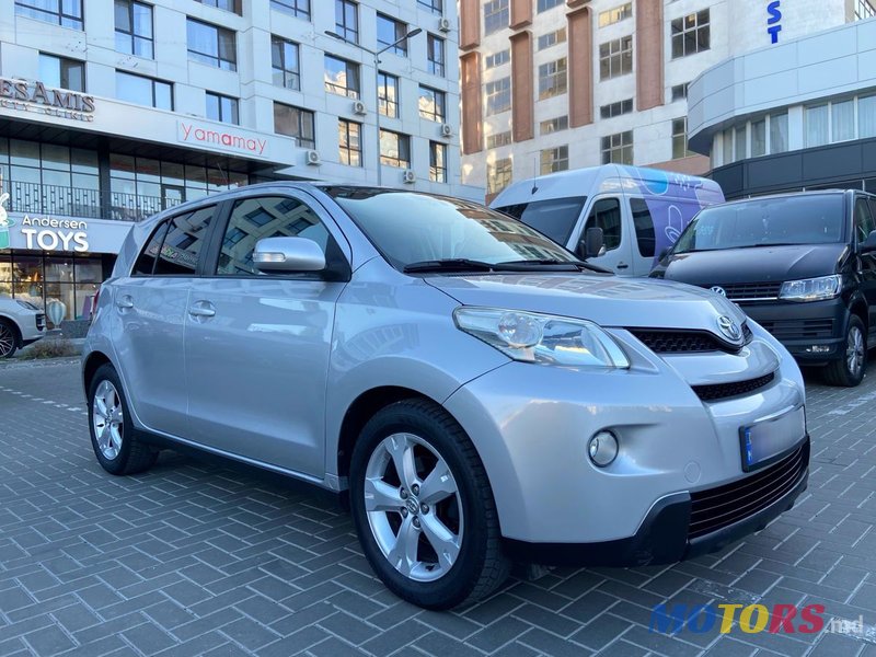 2009' Toyota Urban Cruiser photo #3