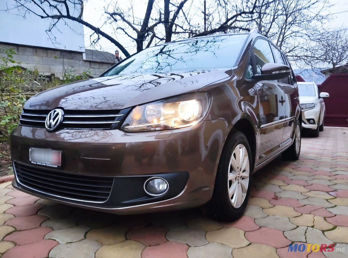 2015' Volkswagen Touran photo #1