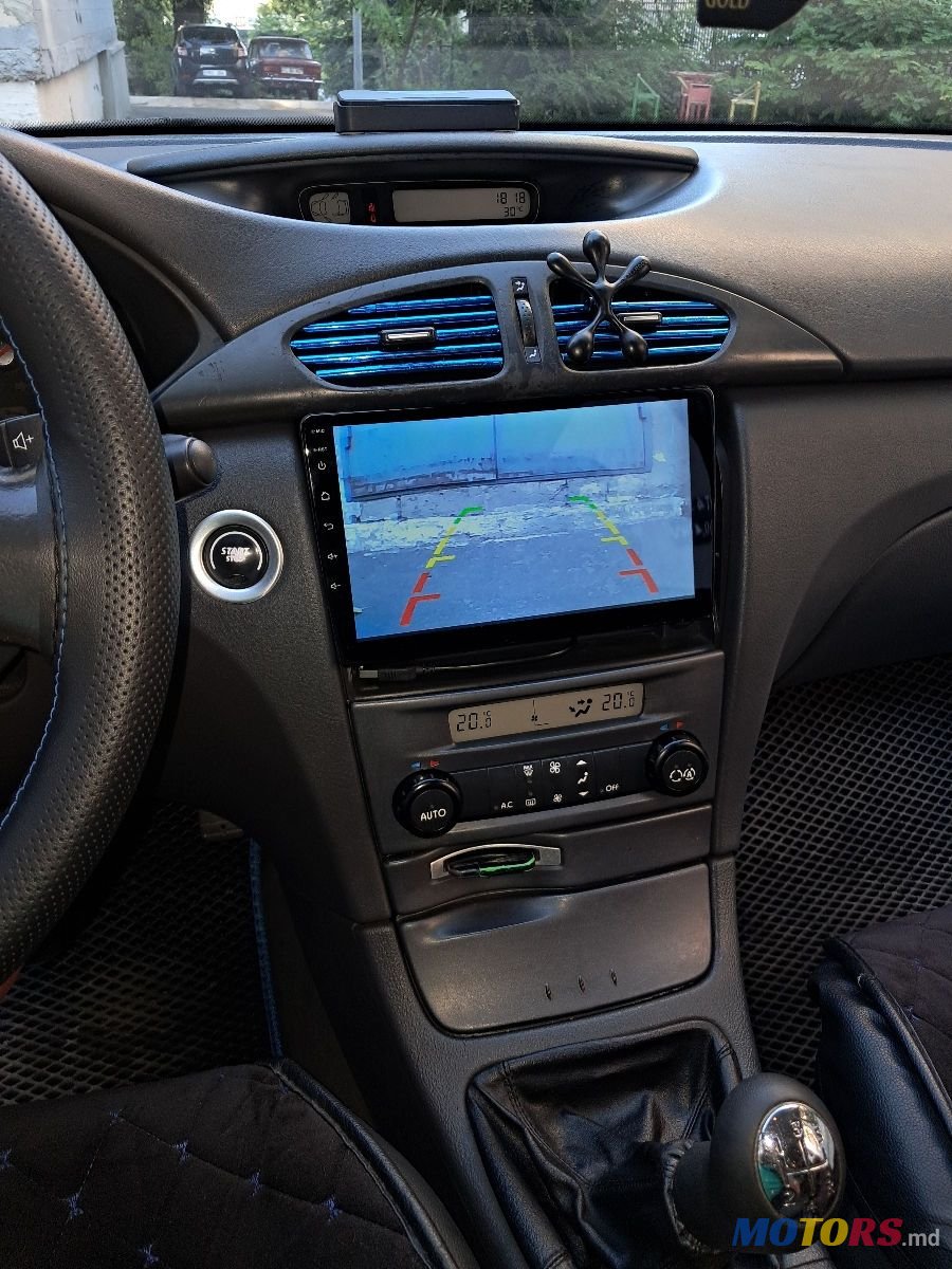 2004' Renault Laguna photo #3