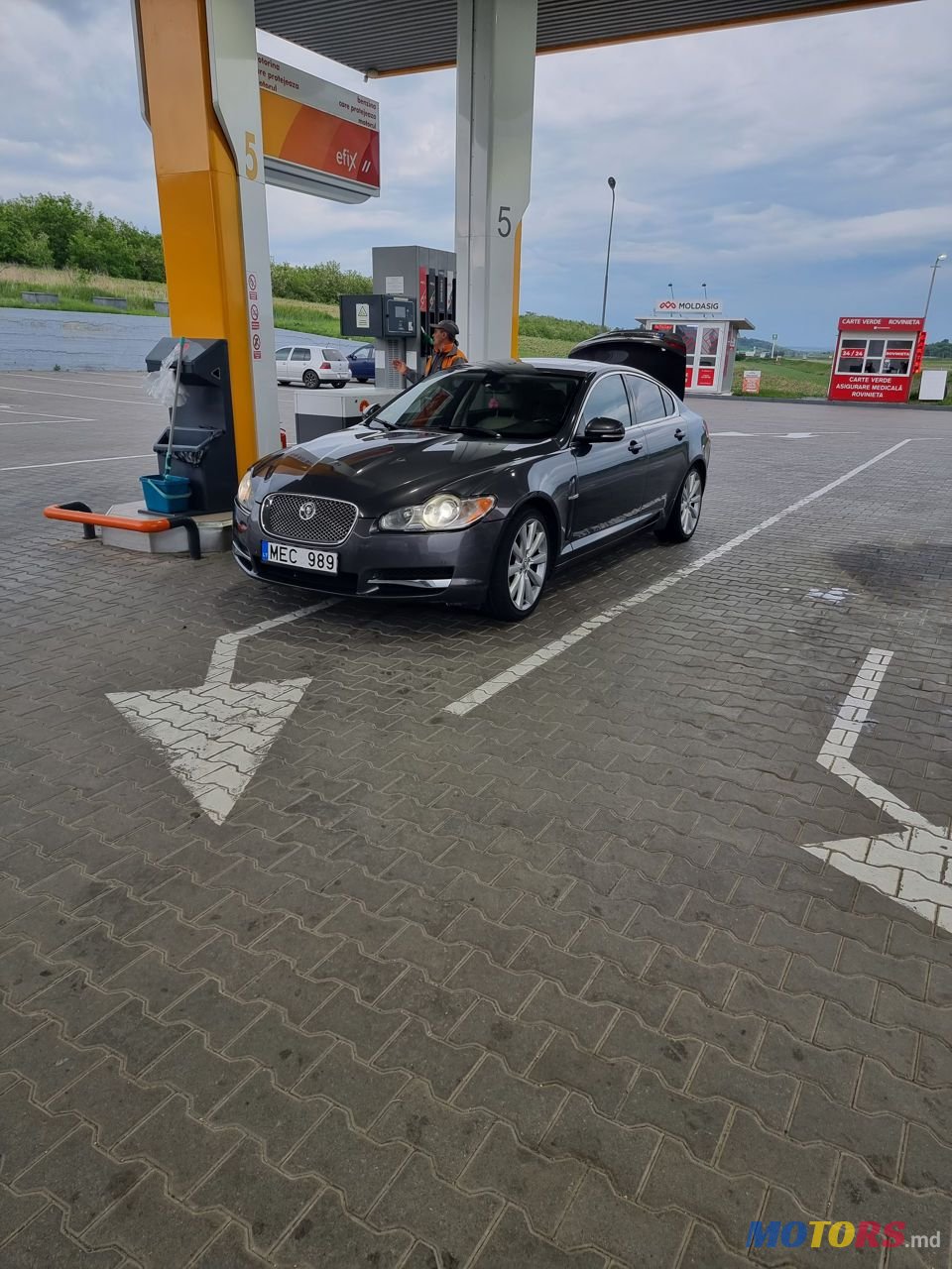 2009' Jaguar XF photo #2