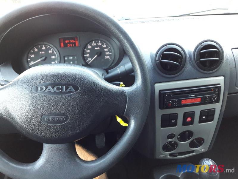 2009' Dacia Logan photo #3