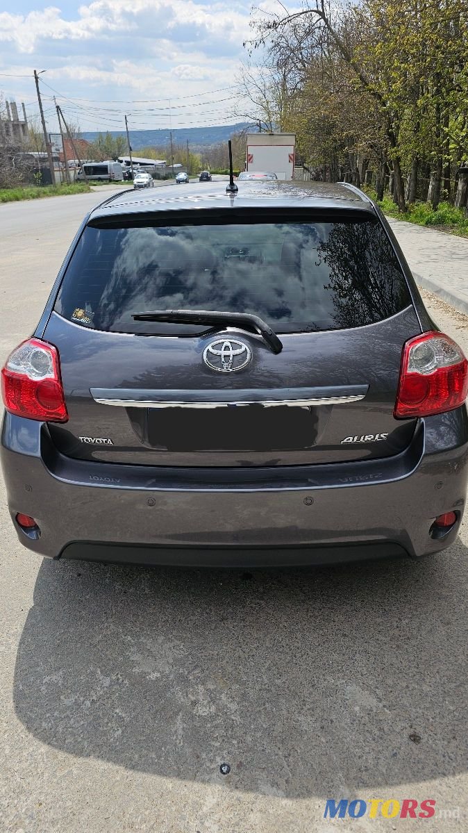 2010' Toyota Auris photo #5