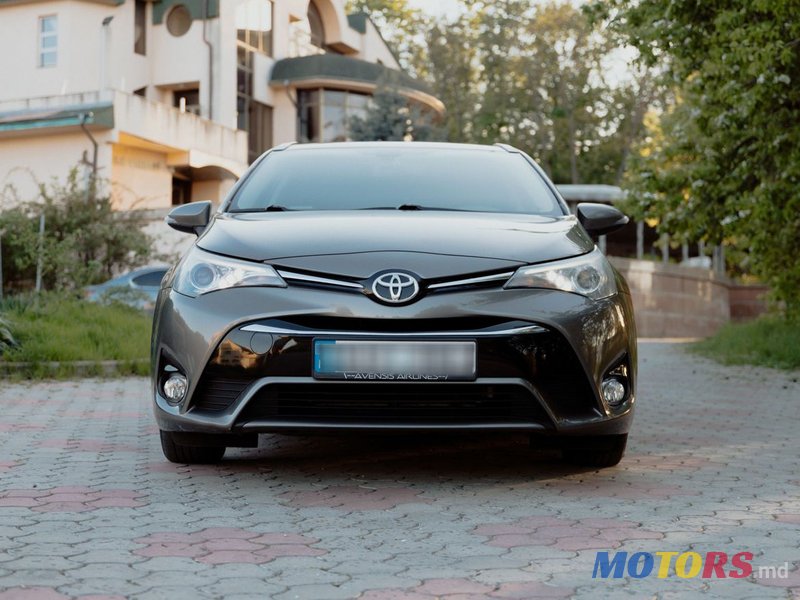 2016' Toyota Avensis photo #2