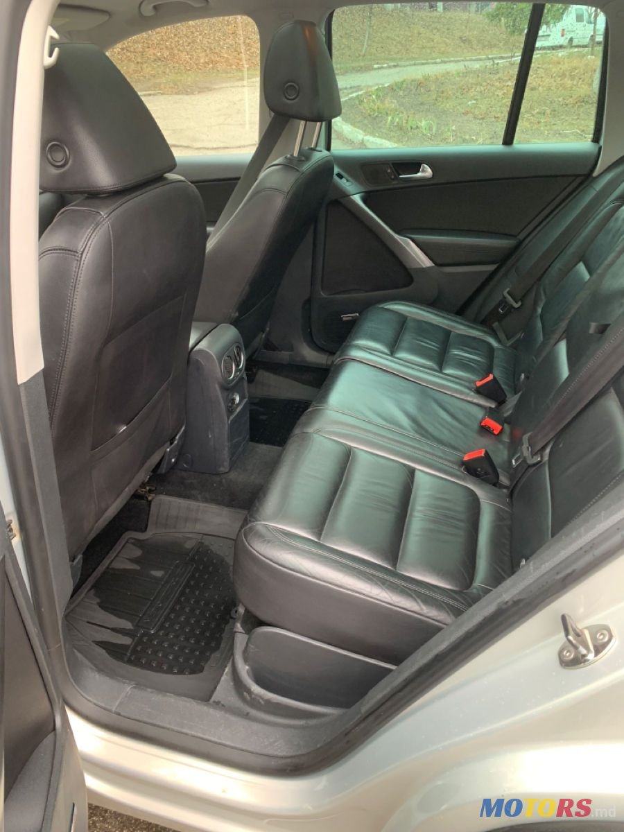 2009' Volkswagen Tiguan photo #5