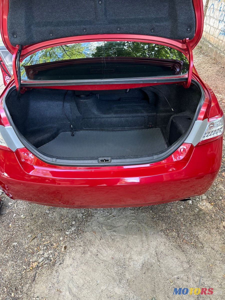 2010' Toyota Camry photo #4