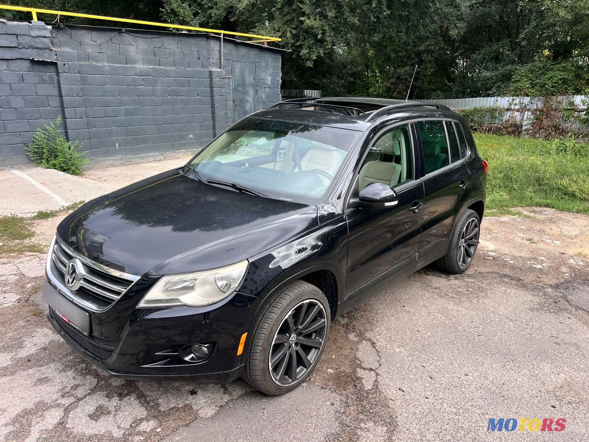 2009' Volkswagen Tiguan photo #1