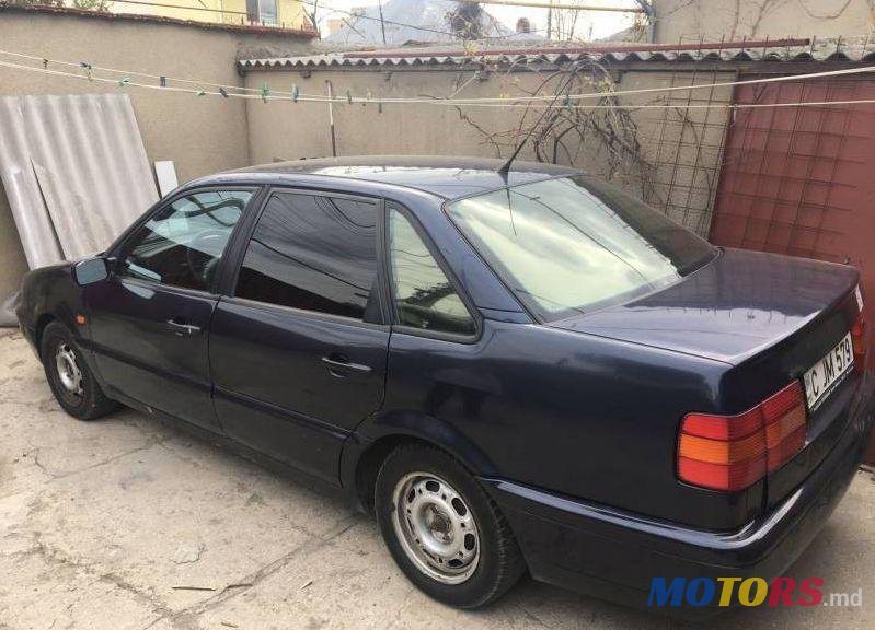 1994' Volkswagen Passat photo #1