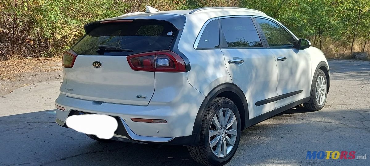 2017' Kia Niro photo #4
