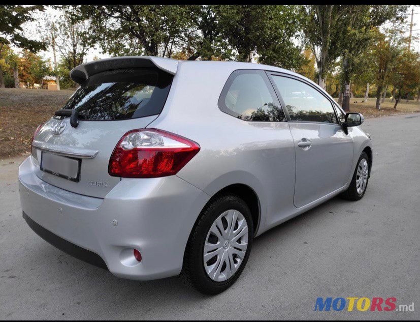 2010' Toyota Auris photo #1
