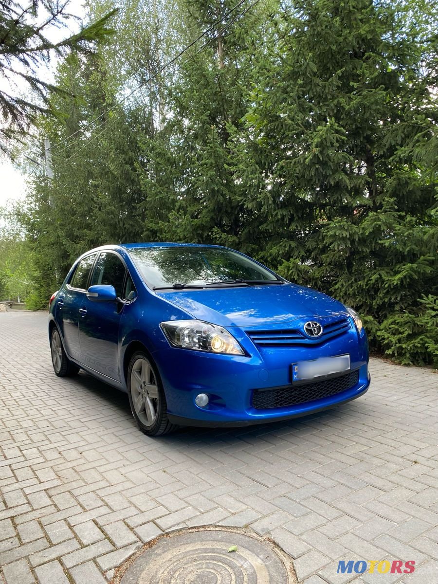 2010' Toyota Auris photo #4