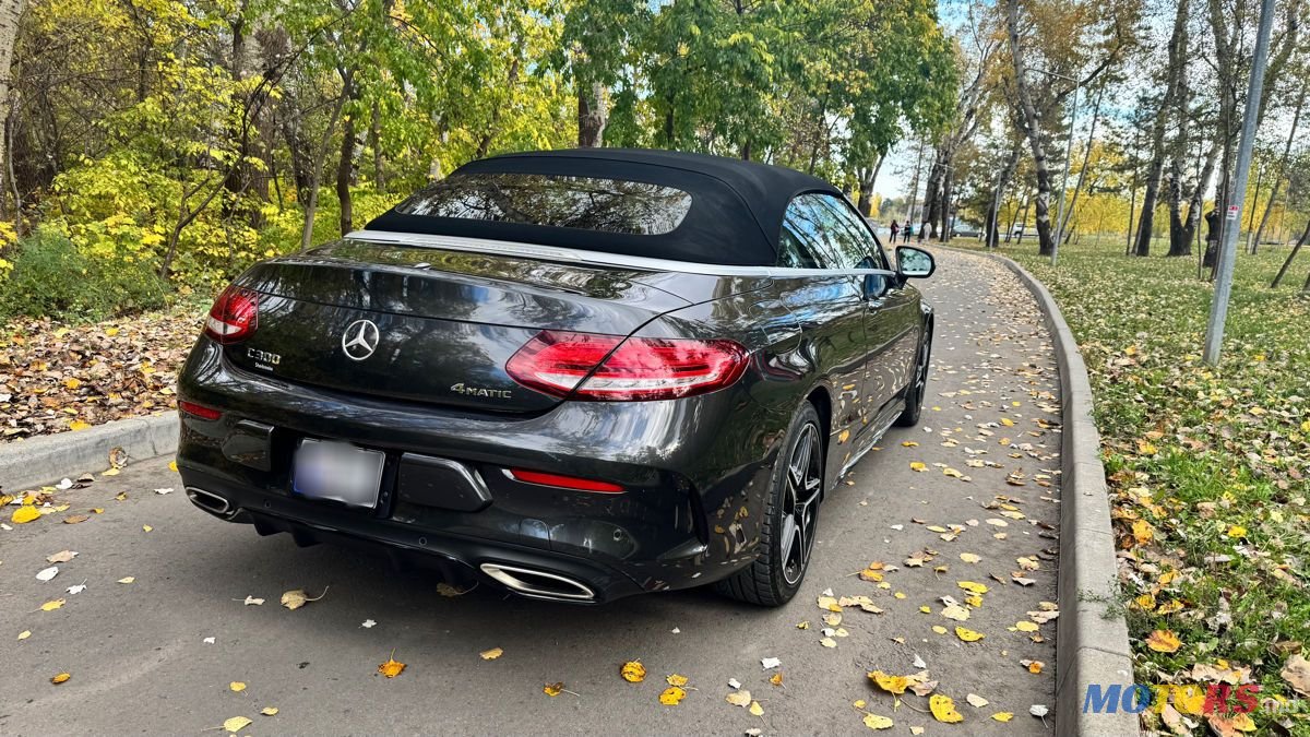 2019' Mercedes-Benz C-Class photo #2