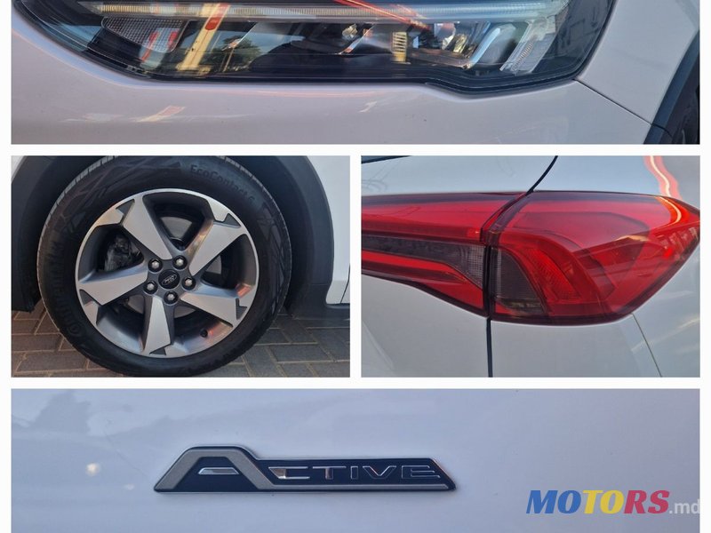 2020' Ford Focus photo #2