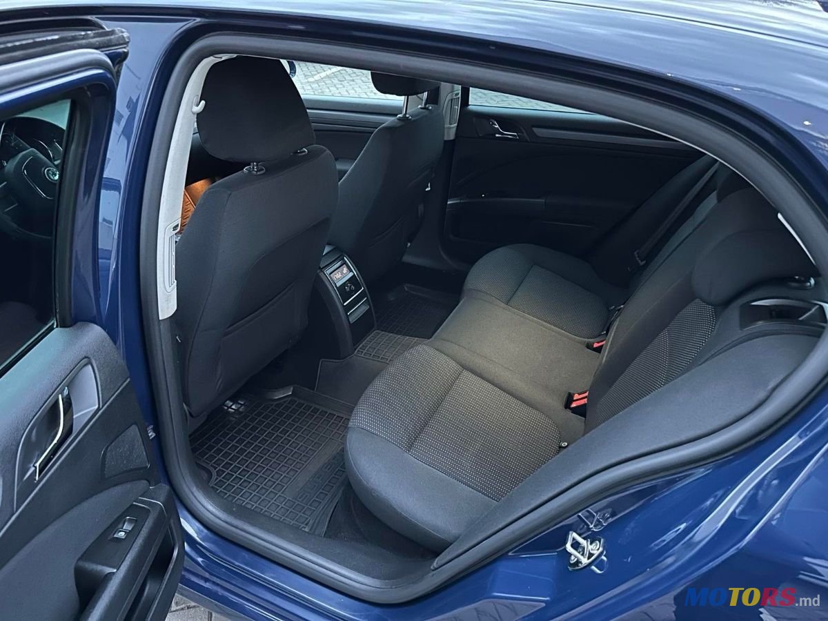 2010' Skoda Superb photo #3