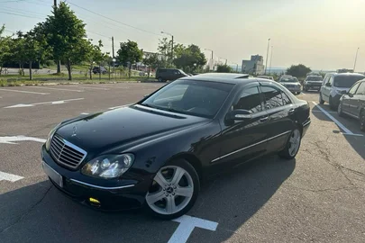 2001' Mercedes-Benz S-Class
