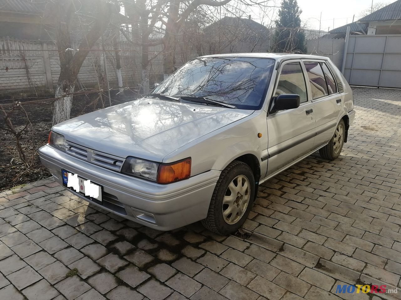 1990' Nissan Sunny photo #2