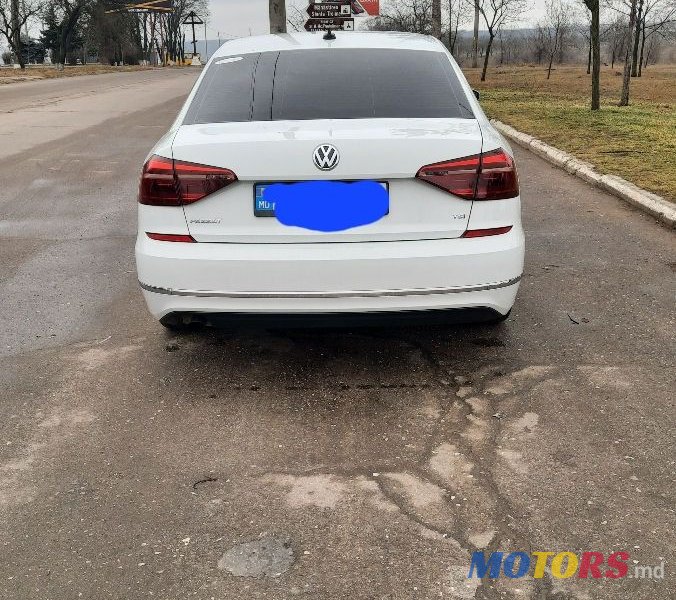 2018' Volkswagen Passat photo #4