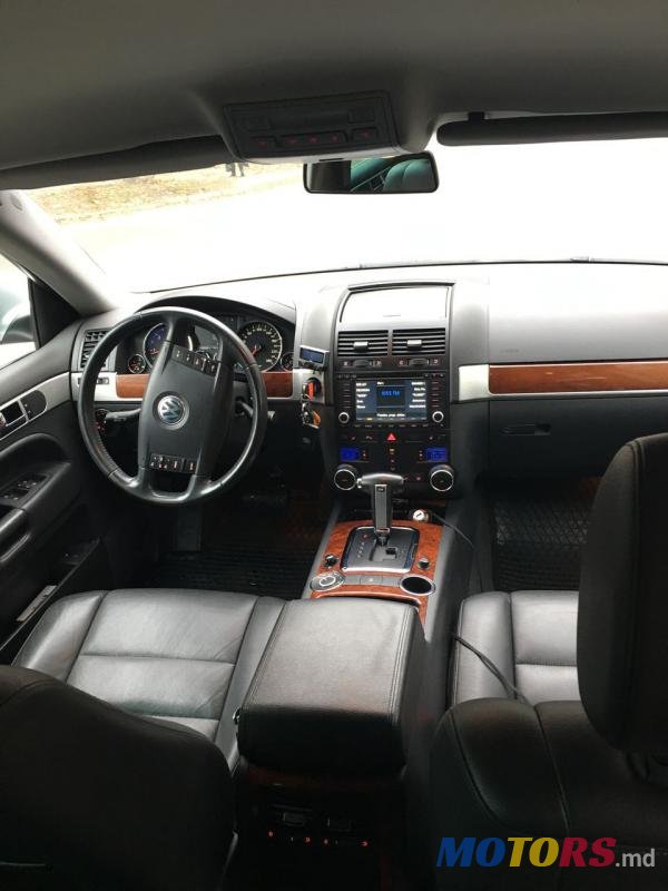 2007' Volkswagen Touareg photo #2