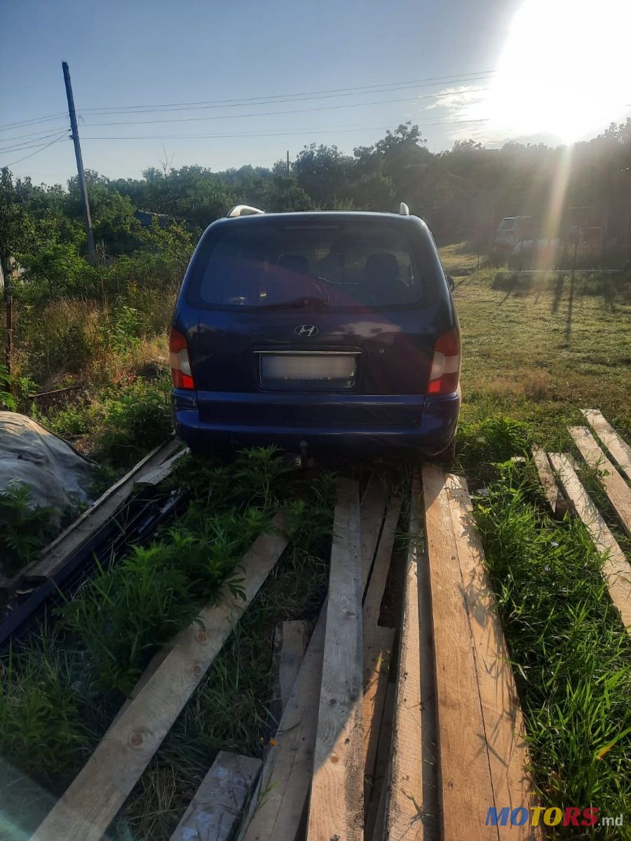 2000' Hyundai Trajet photo #3
