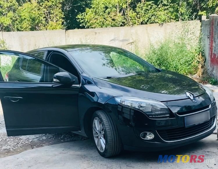 2012' Renault Megane photo #5