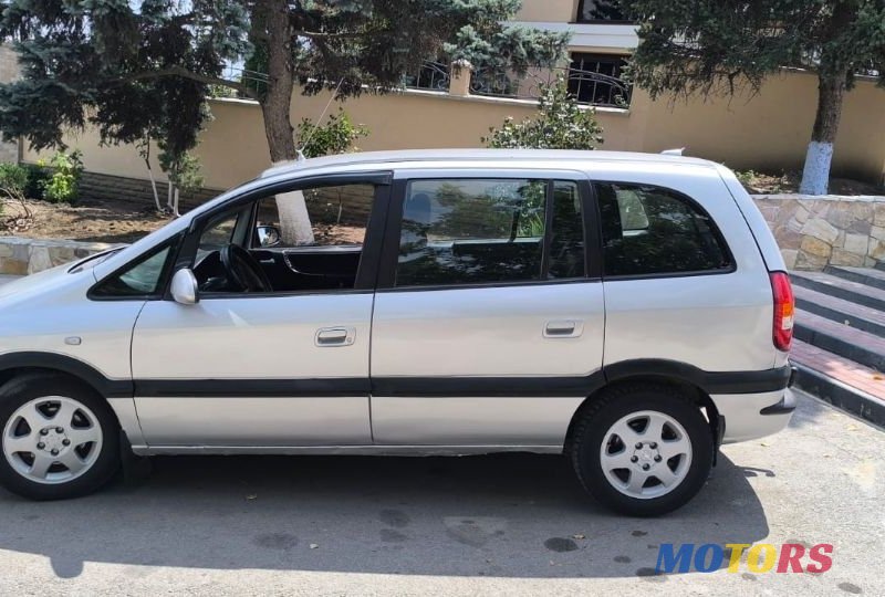 2004' Opel Zafira photo #4