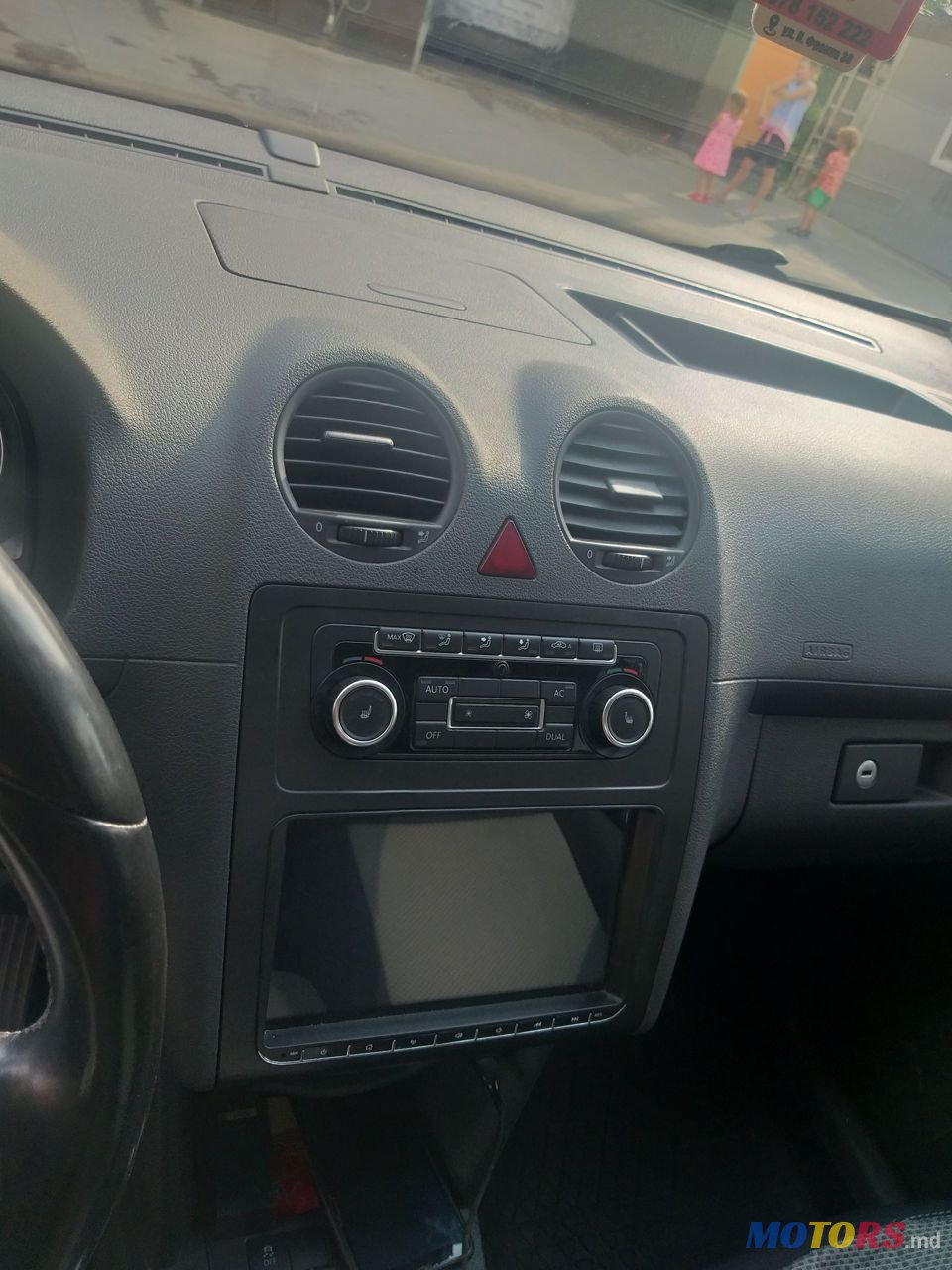 2010' Volkswagen Caddy photo #4