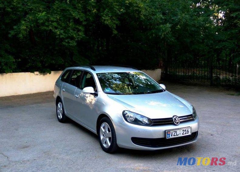 2011' Volkswagen Golf photo #1