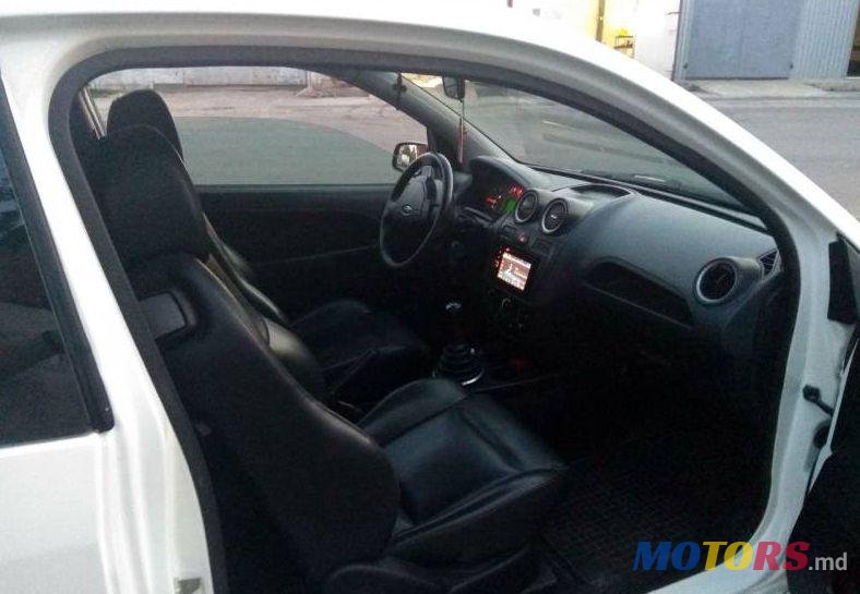 2006' Ford Fiesta photo #2