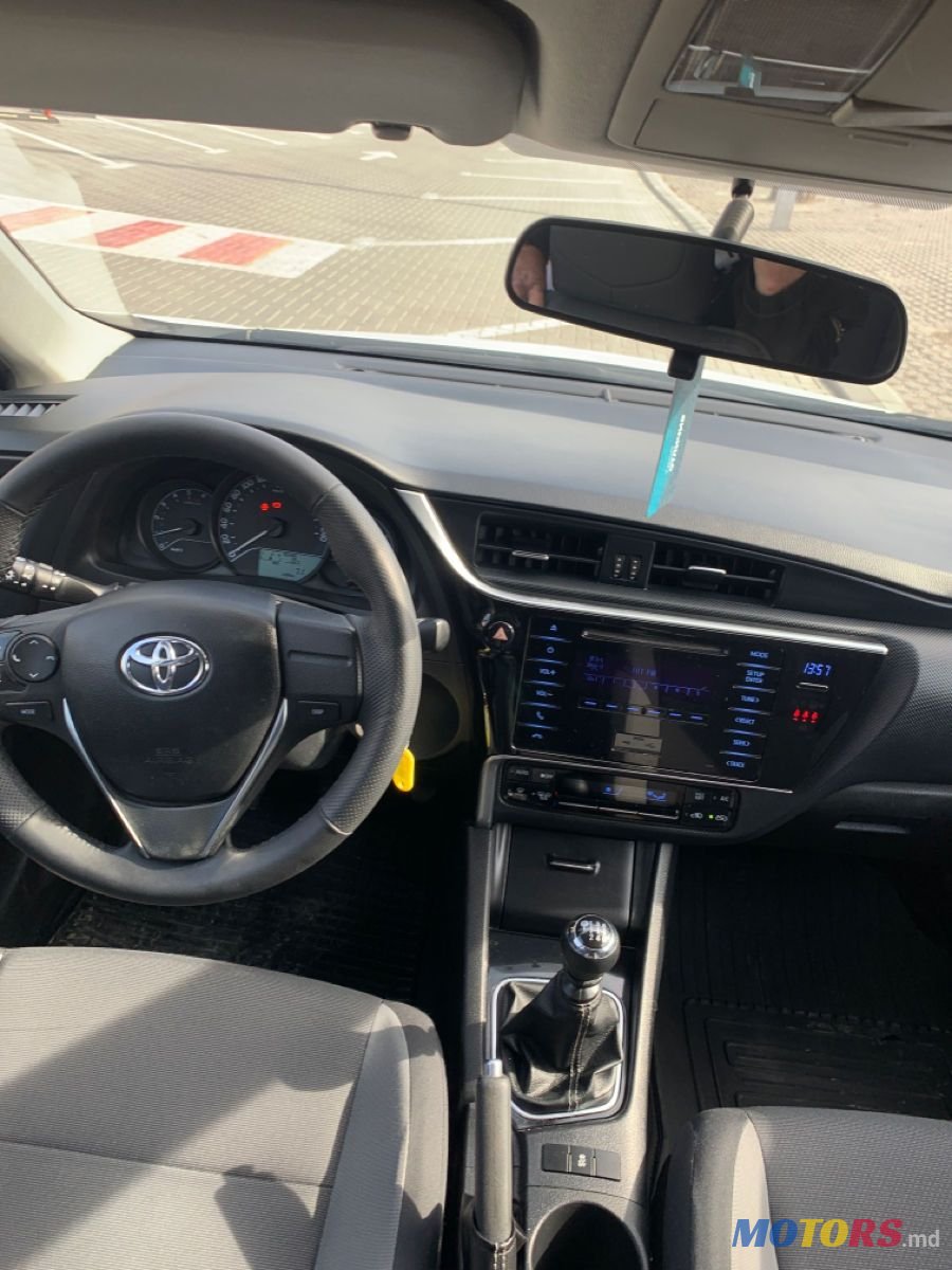 2017' Toyota Auris photo #4