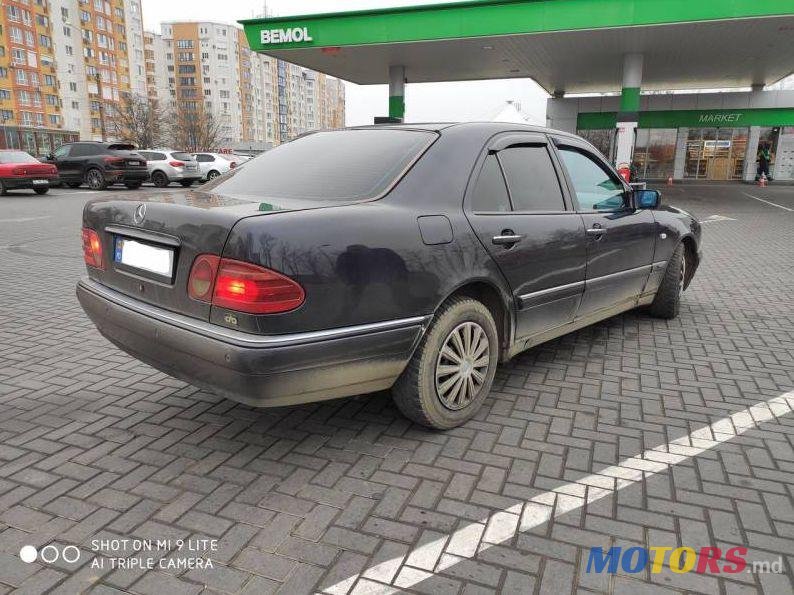 1999' Mercedes-Benz E photo #3