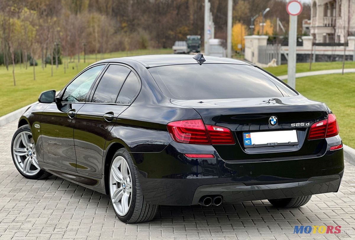 2014' BMW 5 Series photo #6