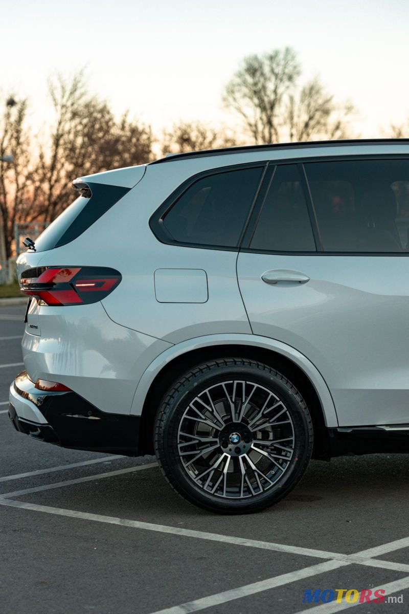 2023' BMW X5 photo #5