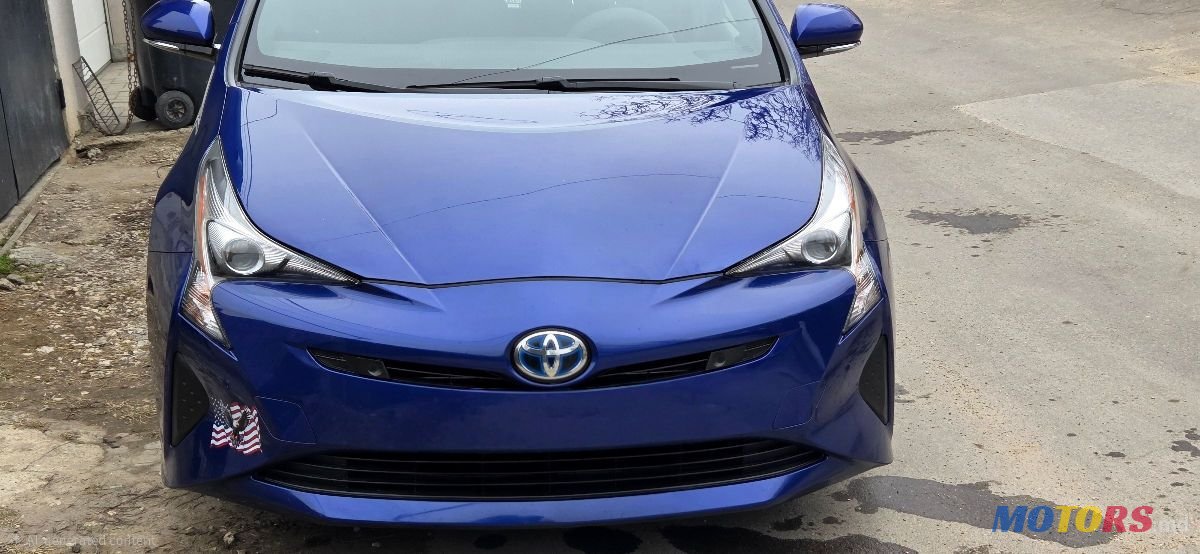 2017' Toyota Prius photo #2