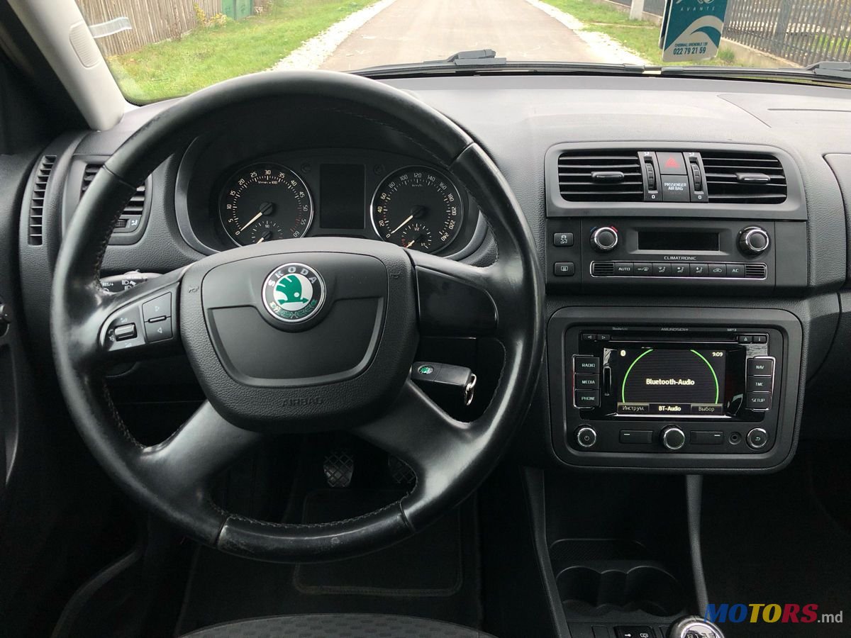 2012' Skoda Fabia photo #3