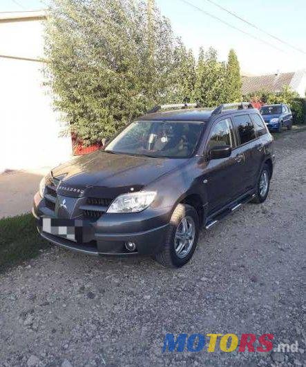 2008' Mitsubishi Outlander photo #1