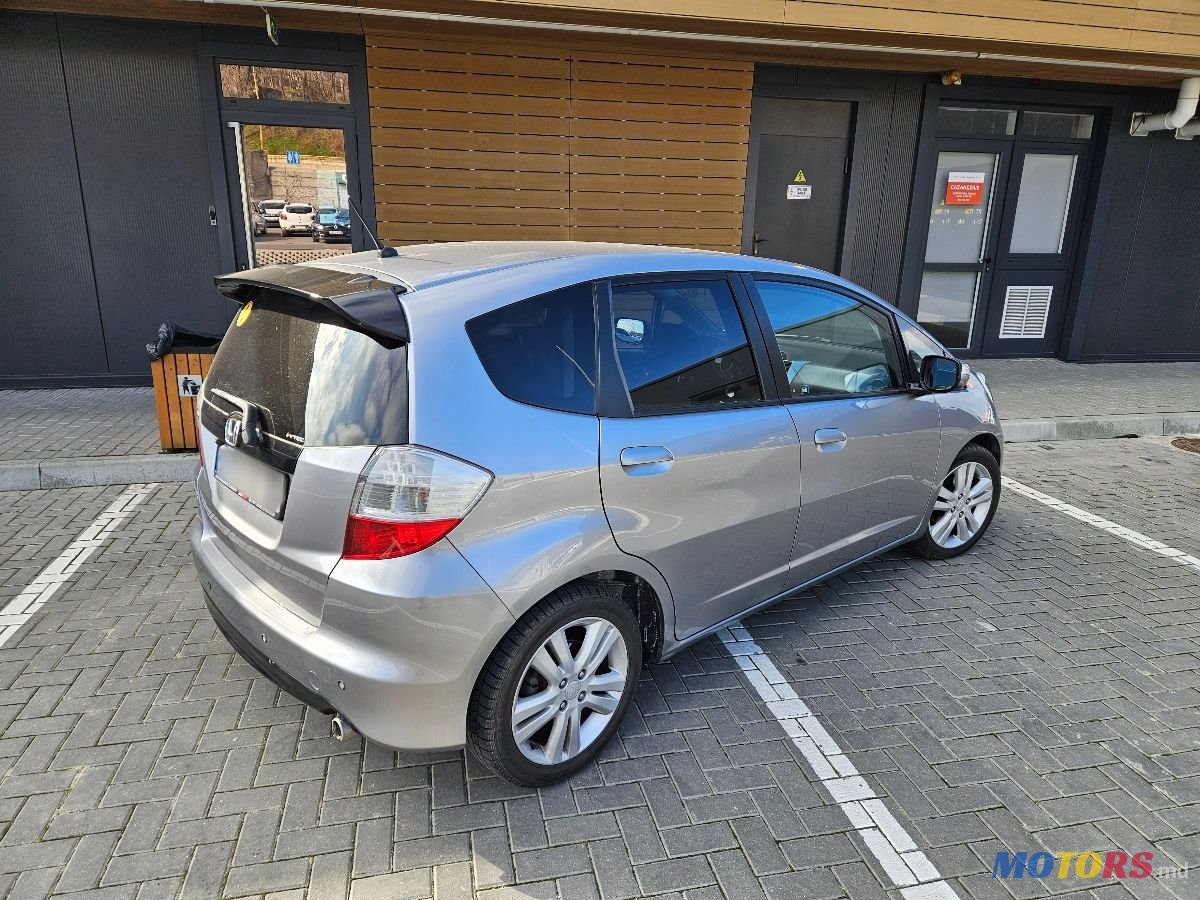2010' Honda Jazz photo #2