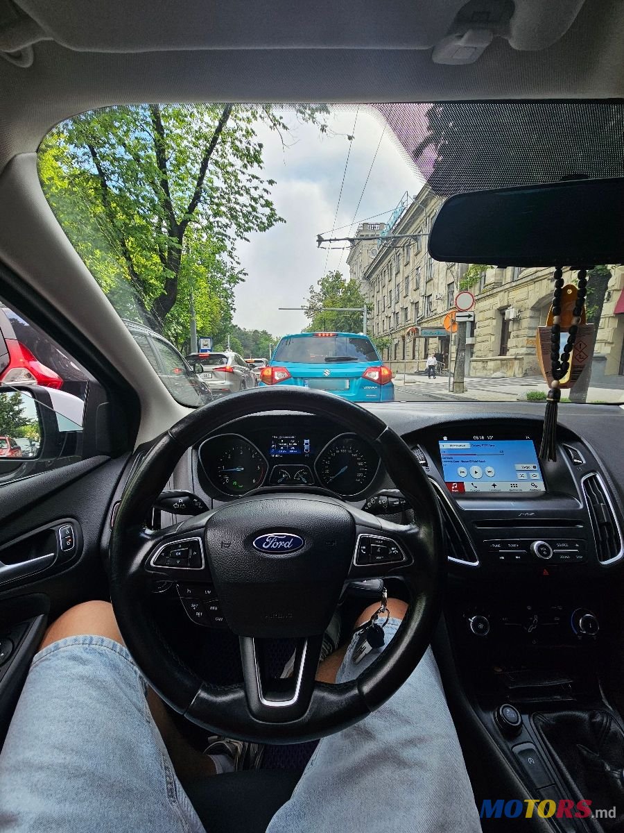 2017' Ford Focus photo #6