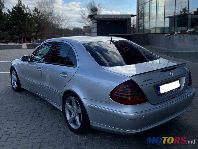 2004' Mercedes-Benz E Класс photo #4