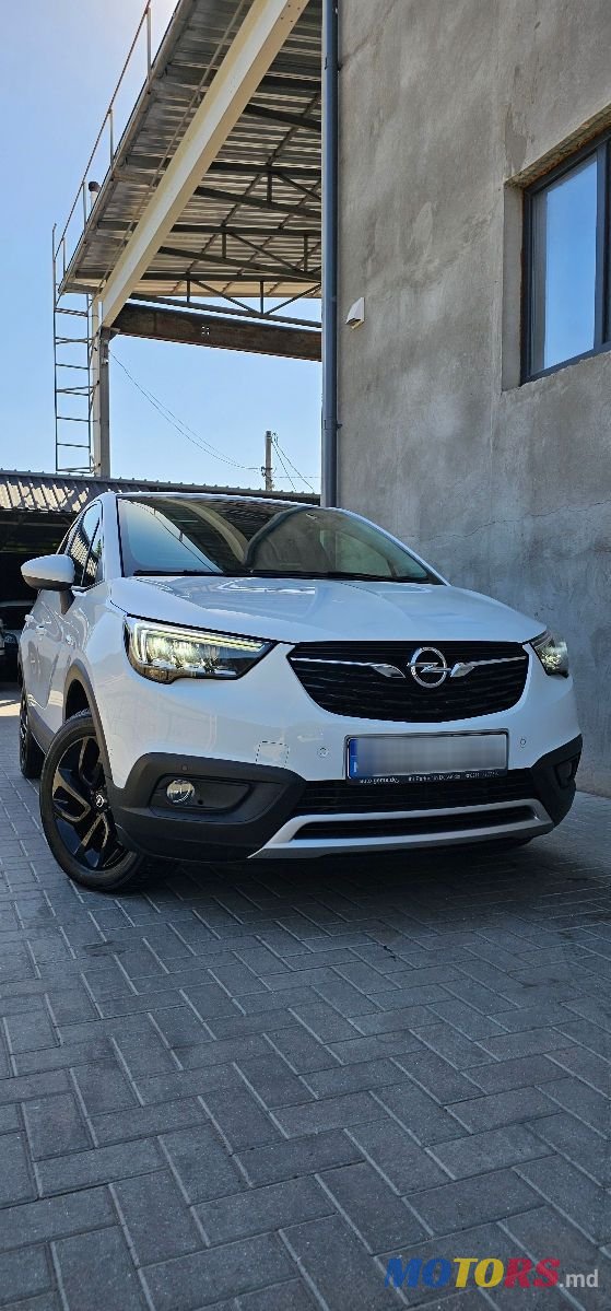 2020' Opel Crossland X photo #1