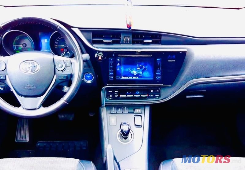 2015' Toyota Auris photo #1