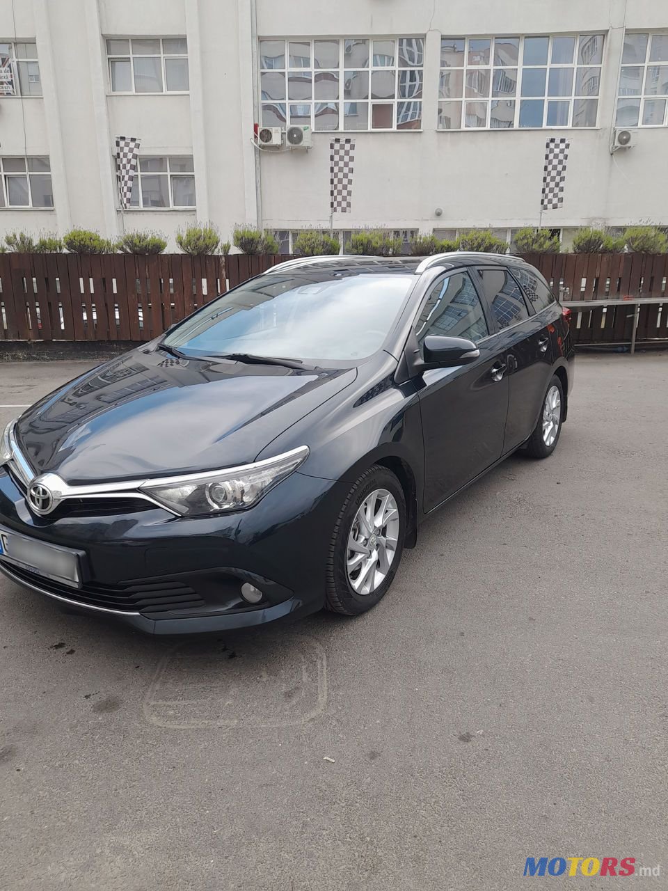 2015' Toyota Auris photo #2
