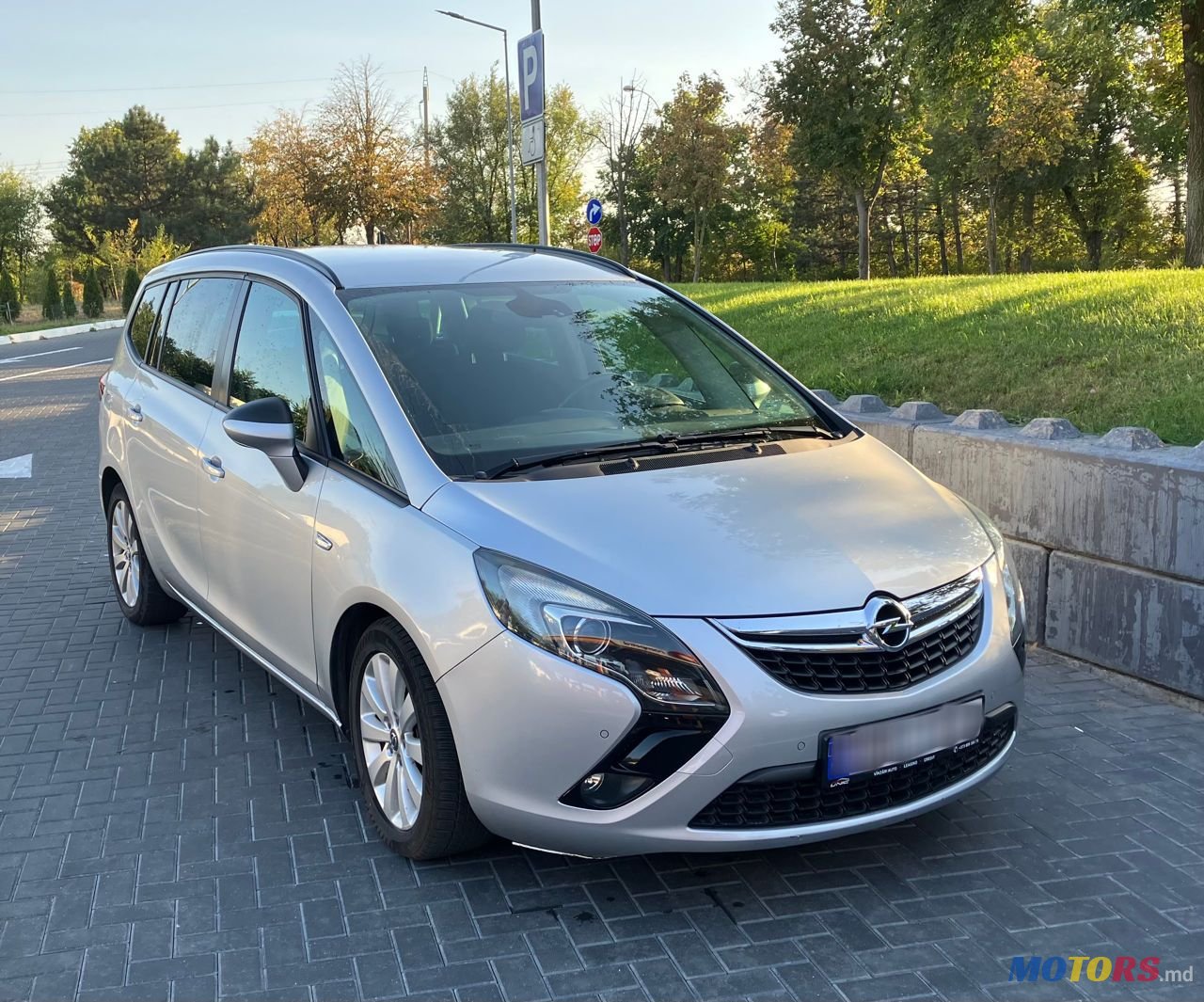 2012' Opel Zafira photo #5