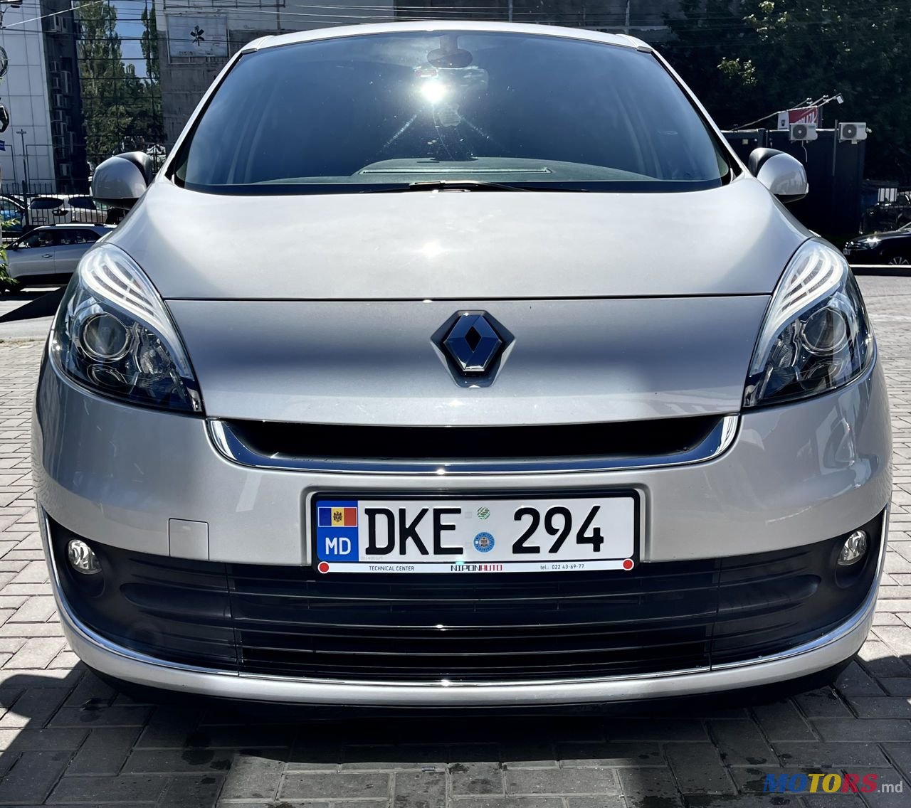 2013' Renault Grand Scenic photo #1