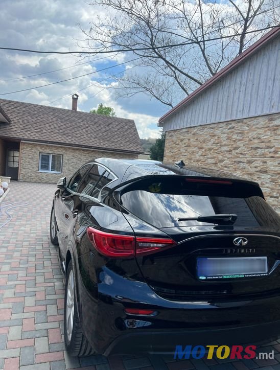 2016' Infiniti Q30 photo #5