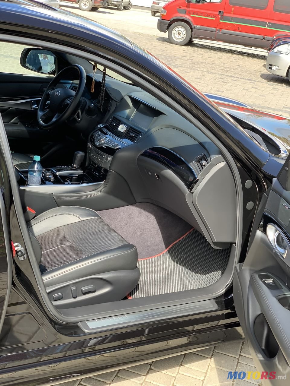 2016' Infiniti Q Series photo #6