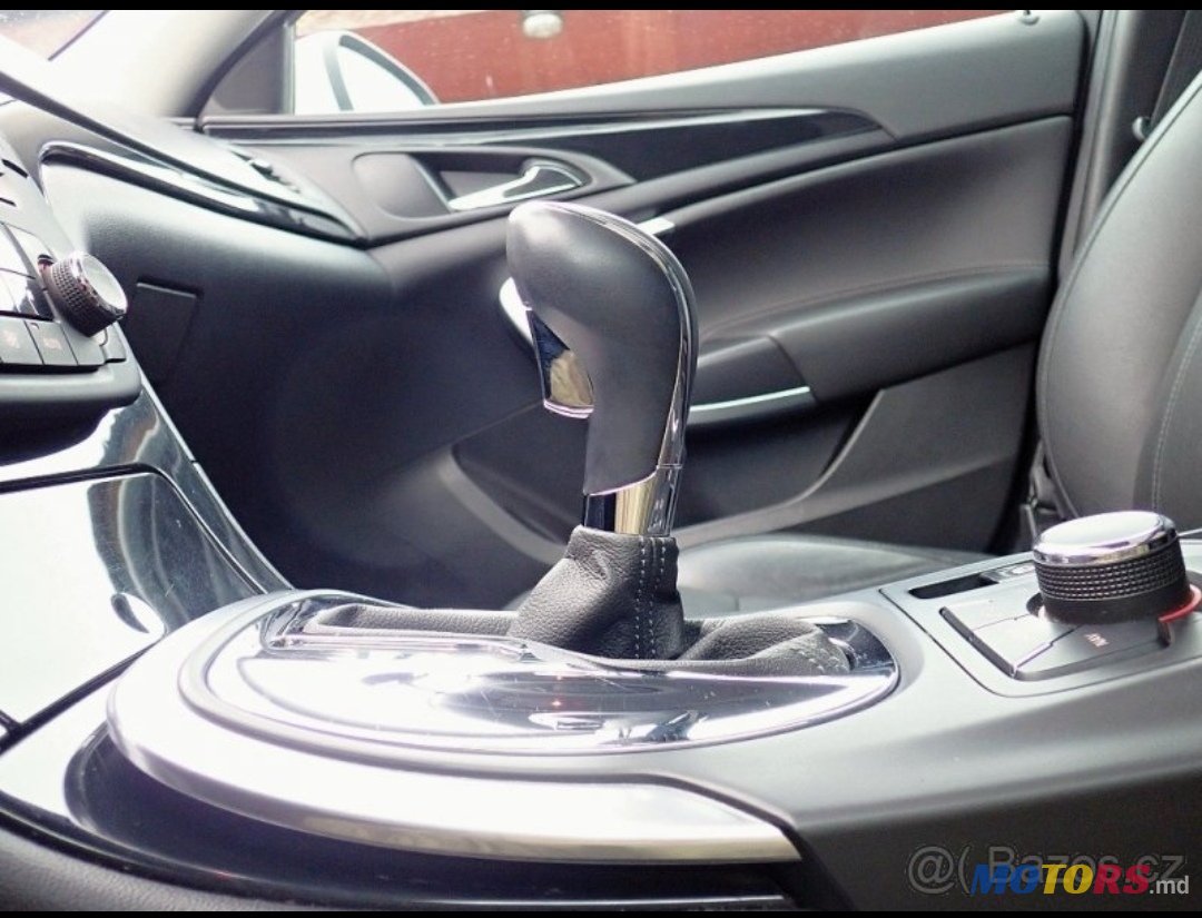 2010' Opel Insignia photo #6