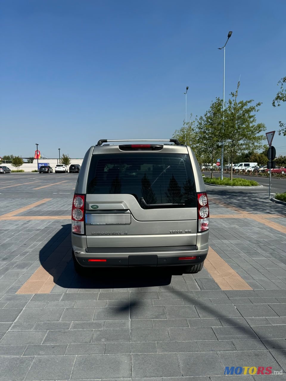 2010' Land Rover Discovery photo #4