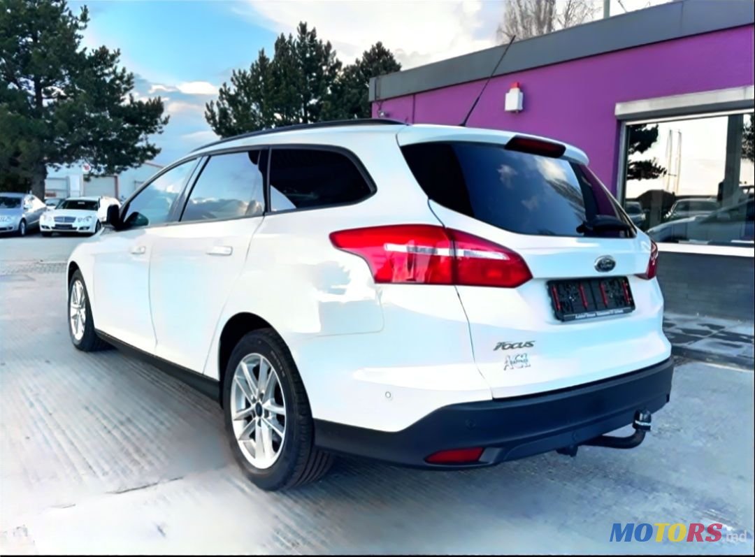 2015' Ford Focus photo #2