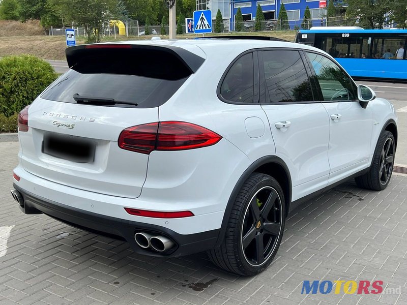 2016' Porsche Cayenne photo #4