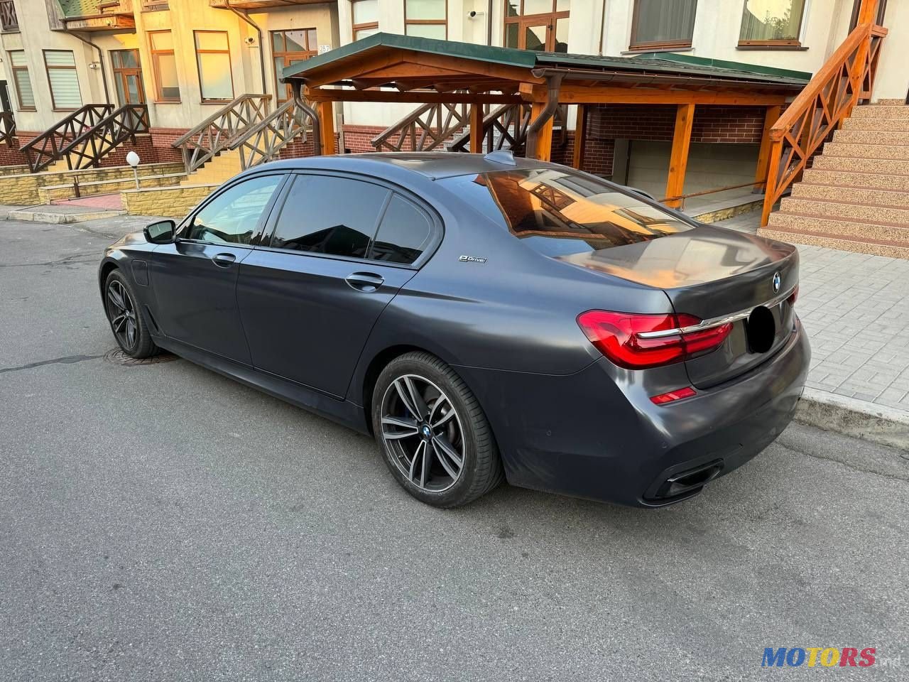 2018' BMW 7 Series photo #3